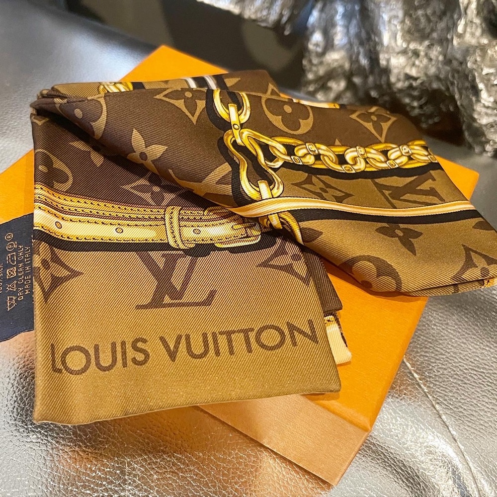 Louis Vuitton Monogram Bandau Charm - Picture 1 of 5